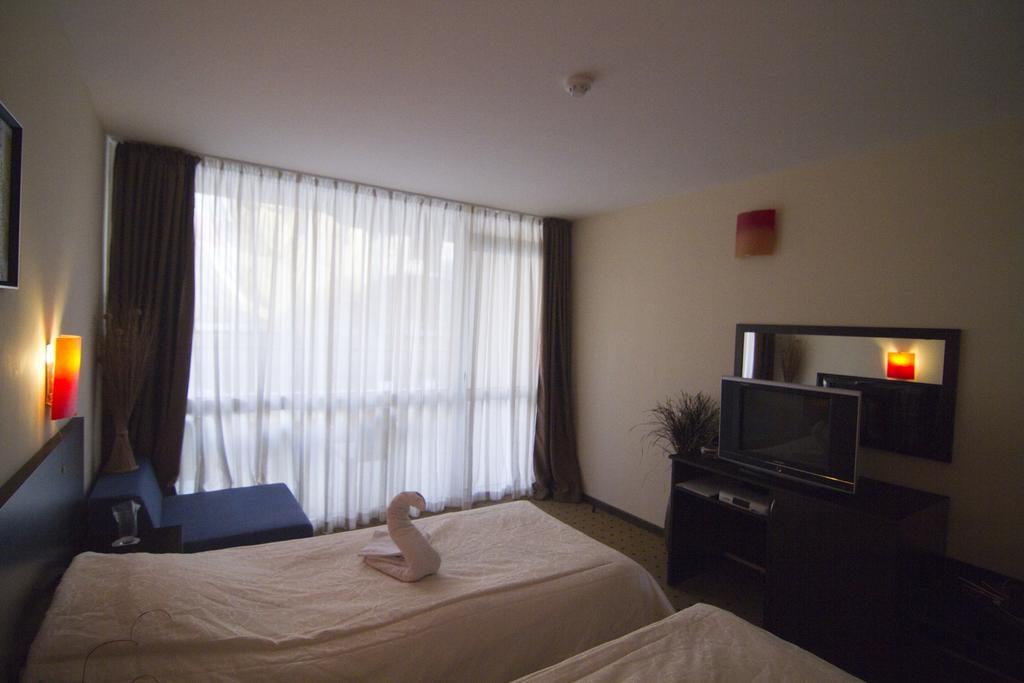 Tropics Hotel - Ultra All Inclusive Sveti Vlas Esterno foto