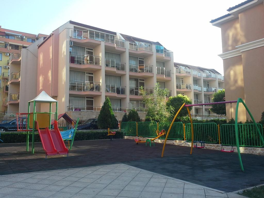 Tropics Hotel - Ultra All Inclusive Sveti Vlas Esterno foto