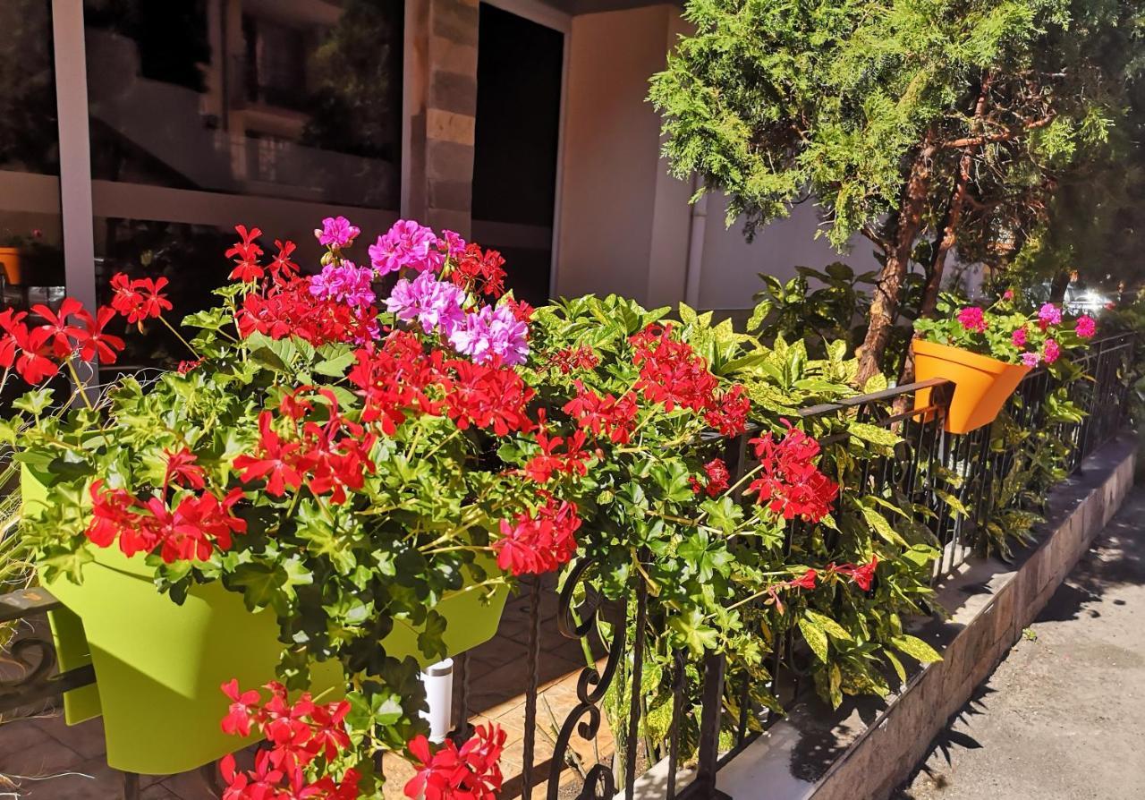 Tropics Hotel - Ultra All Inclusive Sveti Vlas Esterno foto